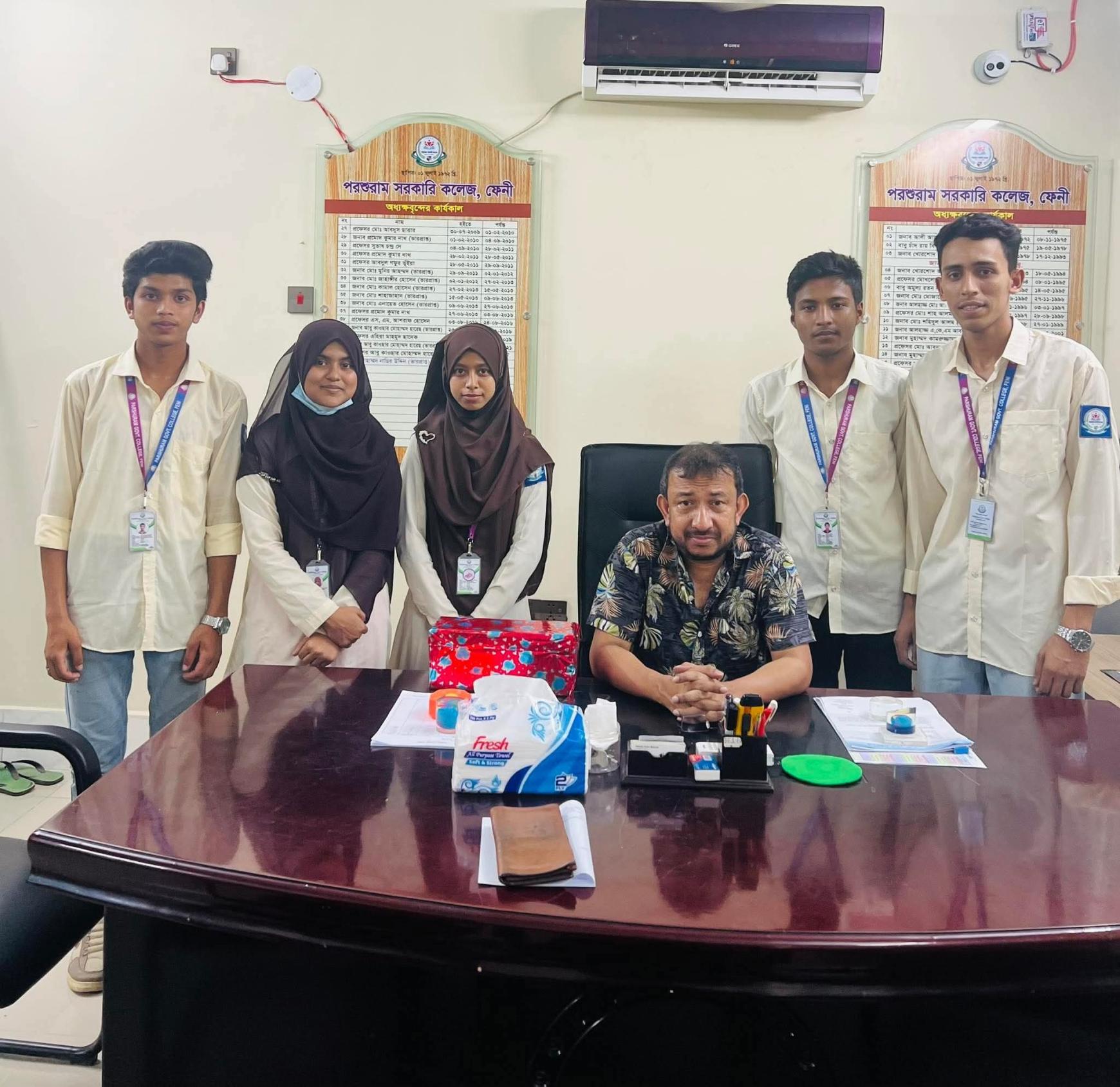 পরশুরাম সরকারি কলেজ বিজ্ঞান ও প্রযুক্তি মেলায় প্রথম স্থান অর্জন