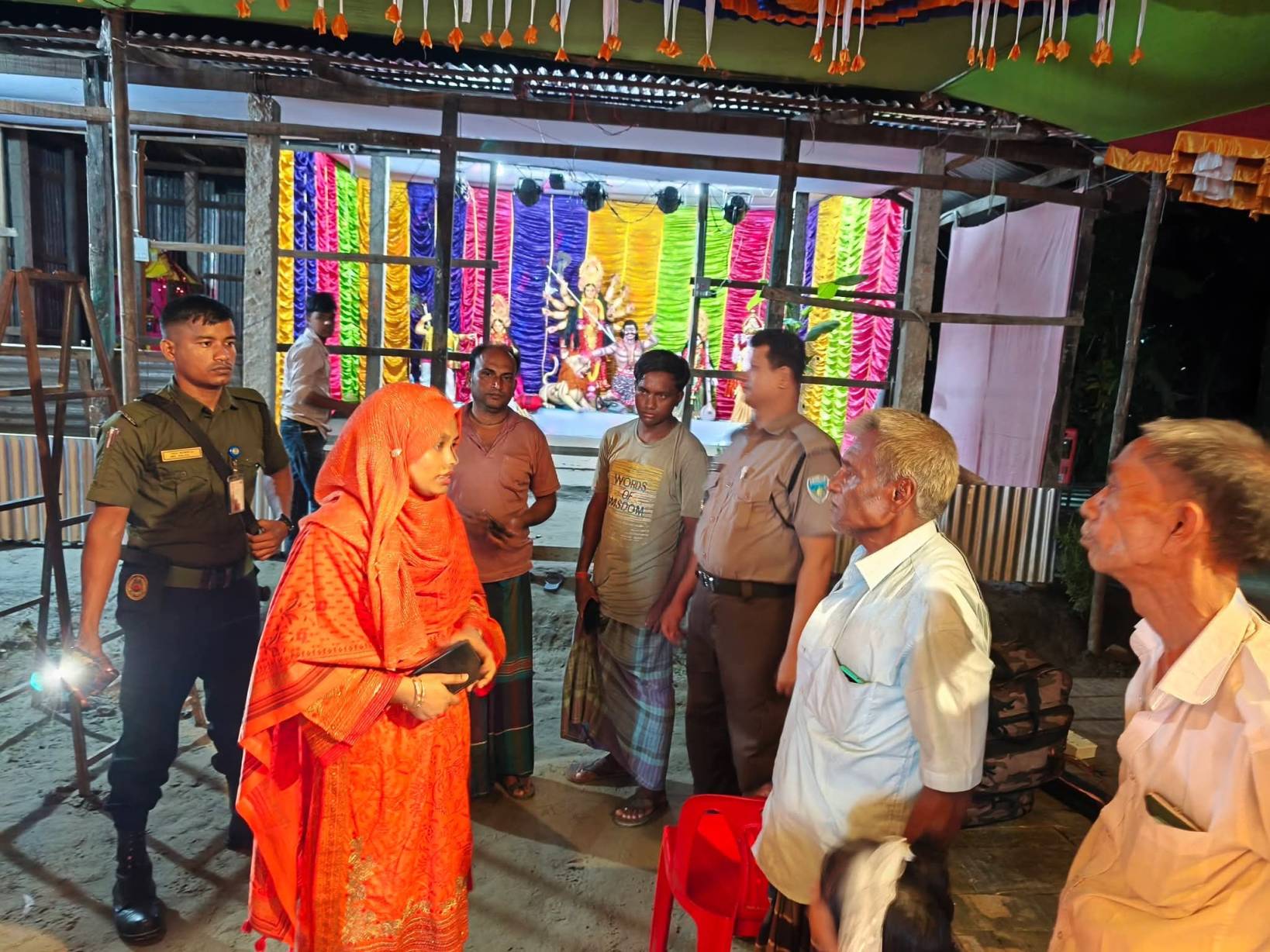 সোনাগাজীতে পূজা মন্ডপ পরিদর্শনে ইউএনও, আইনশৃঙ্খলা বাহিনীকে সর্বোচ্চ সতর্ক থাকার নির্দেশ