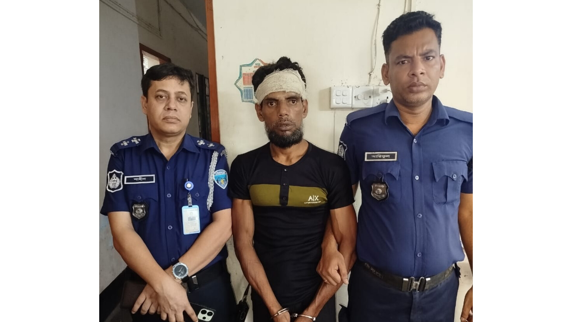 ফেনীতে স্ত্রীর শ্লীলতাহানির প্রতিবাদ করায় দিনমজুর স্বামীকে ছুরিকাঘাতে হত্যা; ঘাতক গ্রেফতার